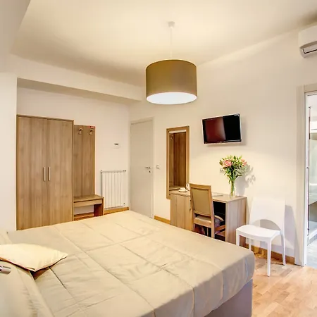 Vatican Cipro Vendégház